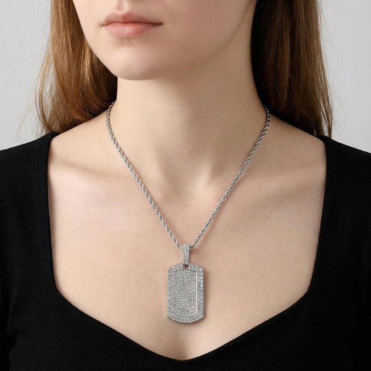 Rechteckiger Anhänger und Kette mit weißem Kristallbesatz, silberfarben 8.00 ct
