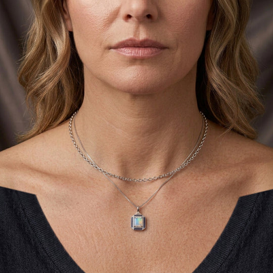 D'Joy AA natürlicher, äthiopischer Welo Opal, Moissanit und Ceylon Saphir Halo Anhänger mit 45cm Kette, 925 Silber rhodiniert - 3,34 ct.