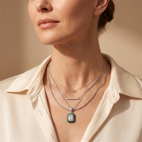 D'Joy Moissanit und gefärbter grüner Jade Anhänger mit 45cm Kette, 925 Silber rhodiniert - 8,20 ct.