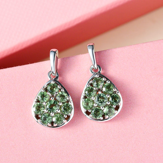 Natürliche, grüne Apatit-Ohrringe, 925 Silber platiniert ca. 2.06 ct