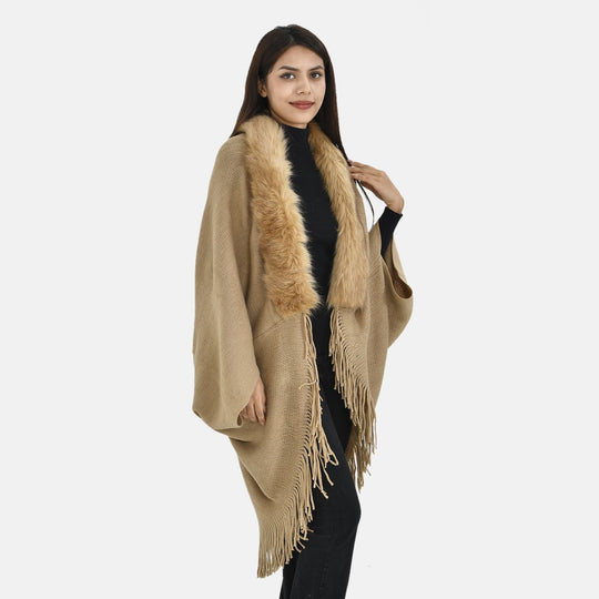 LA MAREY - luxuriöser Kunstpelz-Kimono mit Fransen, 114x109cm, beige