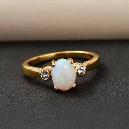 Natürlicher, äthiopischer Welo Opal und weißer Zirkon Ring, 925 Silber vergoldet ca. 1.03 ct