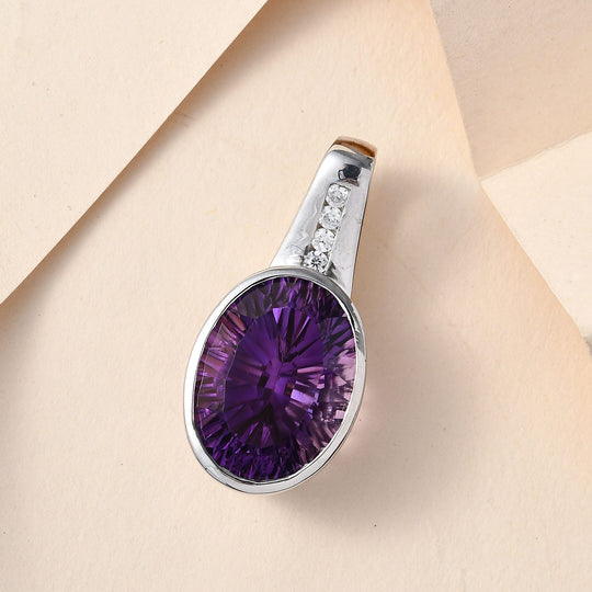 Afrikanischer Amethyst und weißer Zirkon-Anhänger, 925 Silber platiniert ca. 9.01 ct