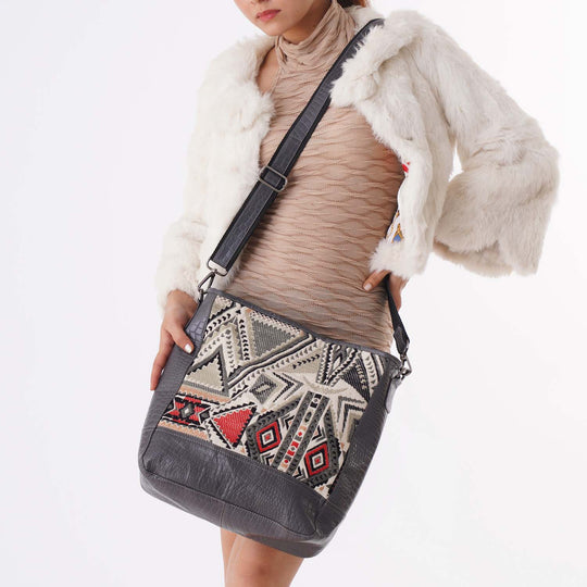 Croco Embossed Genuine Leather and Jacquard Crossbody Bag with Laptop Sleeves
SIZE: 35.56(L)x11.45(W)x34.30(W) CM
COLOR: Dark Gray