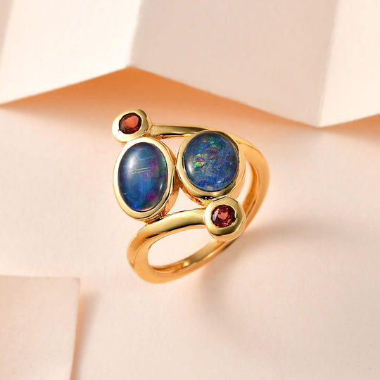 Boulder Opal Triplette, Mosambik Granat Ring, 925 Silber vergoldet ca. 2.16 ct