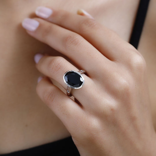 Schwarzer Spinell, Weißer Zirkon Ring, 925 Silber platiniert, ca. 7.57 ct