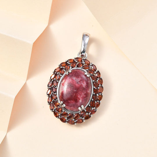 AA Thulit, Roter Granat Anhänger 925 Silber rhodiniert ca. 23,69 ct.