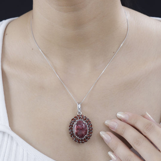 AA Thulit, Roter Granat Anhänger 925 Silber rhodiniert ca. 23,69 ct.