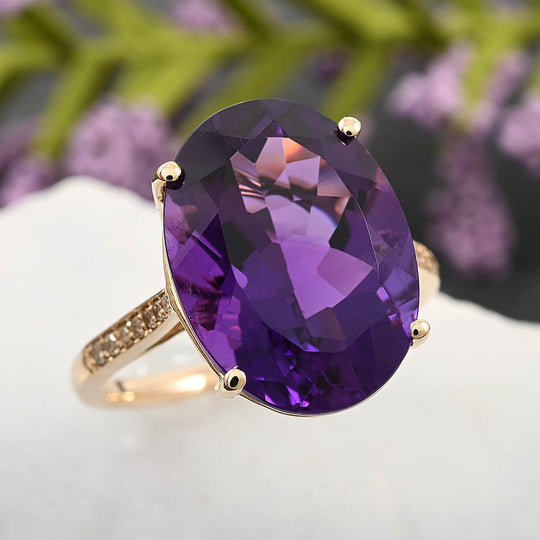 AAA Lusaka Amethyst, Weißer Diamant Ring 417 Gold ca. 9,15 ct