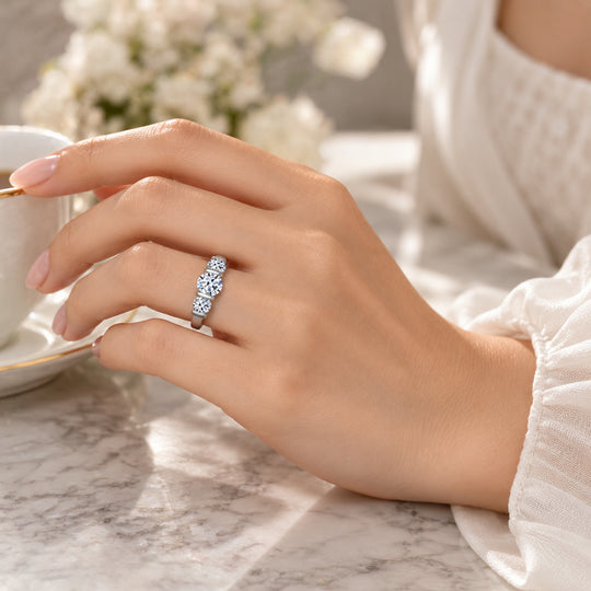 LUXURIANT SGL zertifizierter VS-GH Labor Diamant Trilogie Ring, 925 Silber Gelbgold Vermeil - 1 ct.