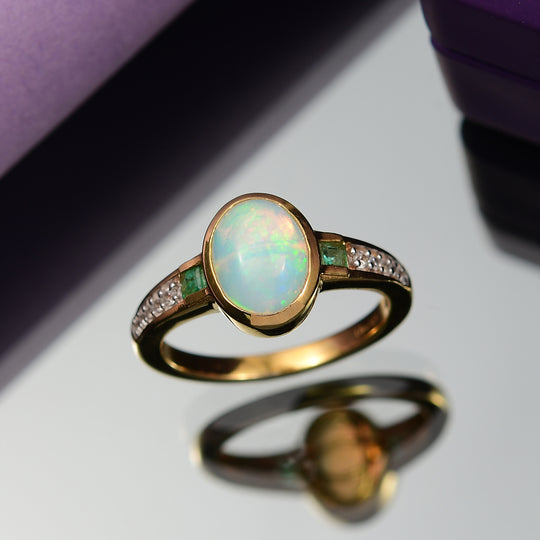 D'joy natürlicher, äthiopischer Welo Opal, Smaragd und Zirkon Ring, 925 Silber vergoldet - 1,44 ct.