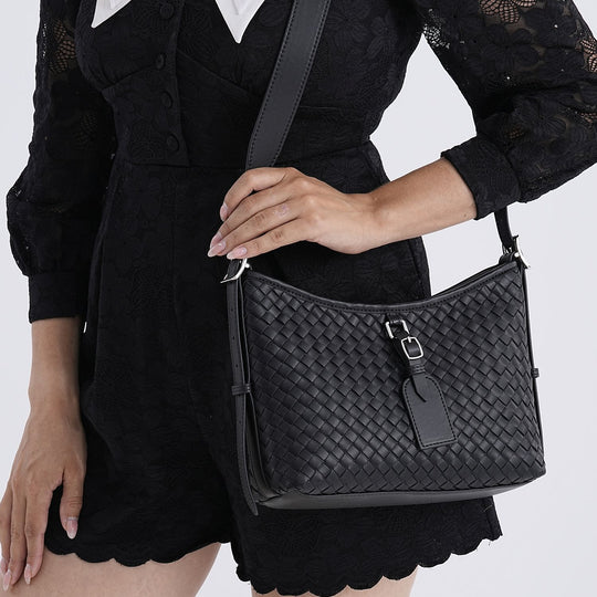 Echtleder-Crossbody-Bag im Flechtdesign, 27x9x20 cm, Schwarz