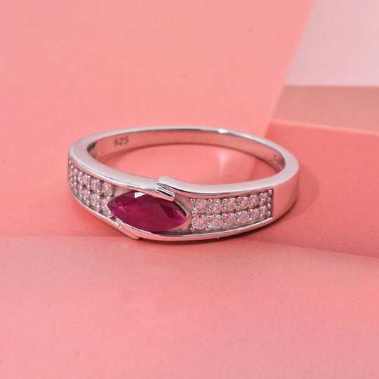 AA Natürlicher Burmesischer-Rubin, Moissanit Ring 925 Silber rhodiniert (Größe 20.00) ca. 0.83 ct