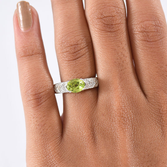 EVER TRUE Natürlicher Peridot, Weißer Zirkon Ring Nickelfreies Messing, Goldfarben (Größe 18.00) ca. 1.38 ct