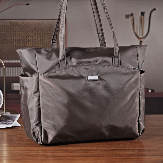 Elegante Signature Handtasche, edles Nylon Design mit 3 Reißverschluss Taschen und 2 offenen Außentaschen, ca. 30 x 30 x 10 cm, Dunkelbraun