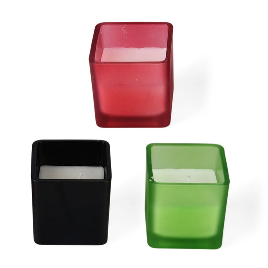 "Scented candles with bamboo base Color: Green + Black + Burgundy Squre glass jar size: 6*6cm Aroma: Coconut vanilla + mint + strawberry berries 5% perfume Paraffin Wax weight: 85g Burning time: Approximately 15 hours ????? ??:??+??+??? ?????:6*6cm ??:??
