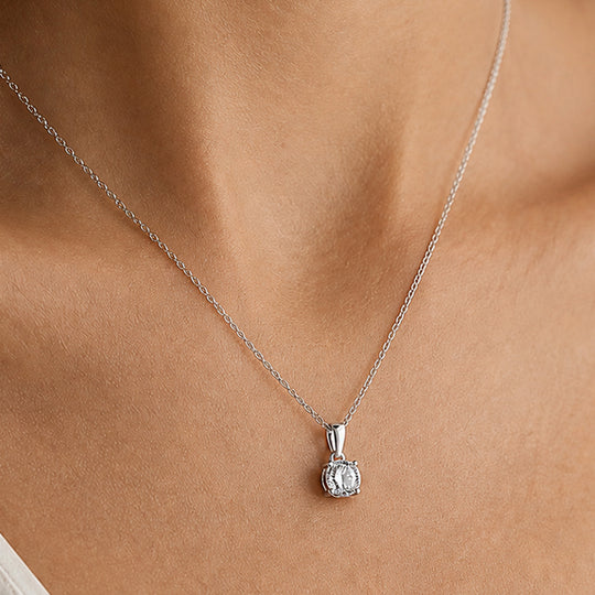 D'Joy 120 Facetten Moissanit Solitär Anhänger, 925 Silber vergoldet - 0,78 ct.