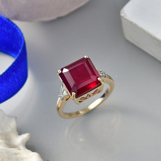 LUXURIANT (10-16 Werktage Lieferzeit) 9,50 ct. AAA Niassa Rubin und Labor Diamant Ring in 417 Gold