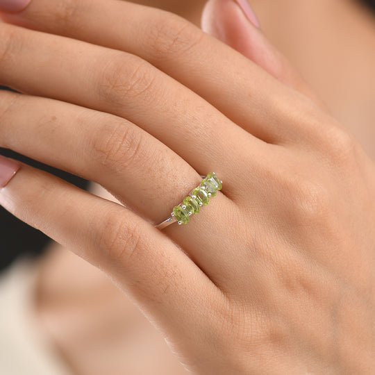 LUXURIANT - AA Peridot, Lab Grown Diamant Ring 925 Silber Rhodiniert (Größe 16.00) ca. 1,29 ct
