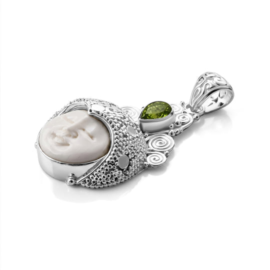 D'Joy Ox Bone, Peridot Anhänger 925 Silber ca. 5,95 ct.