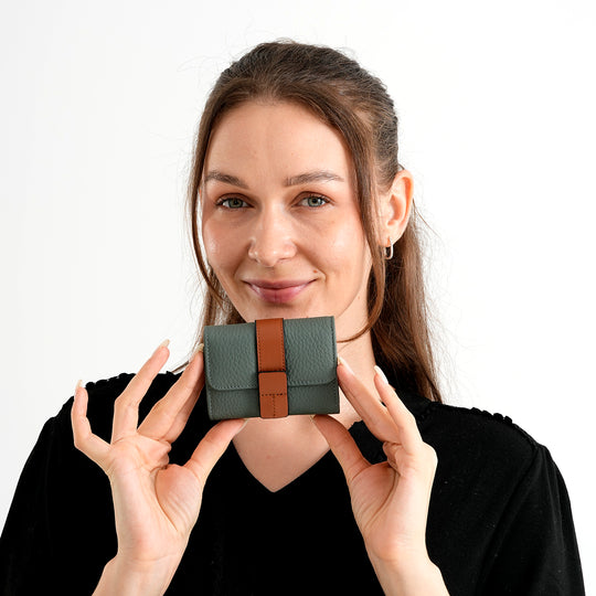 Echtleder-Kartenetui, RFID-Schutz und 12 Kartenfächer, 10 x 8 x 2 cm, Grau