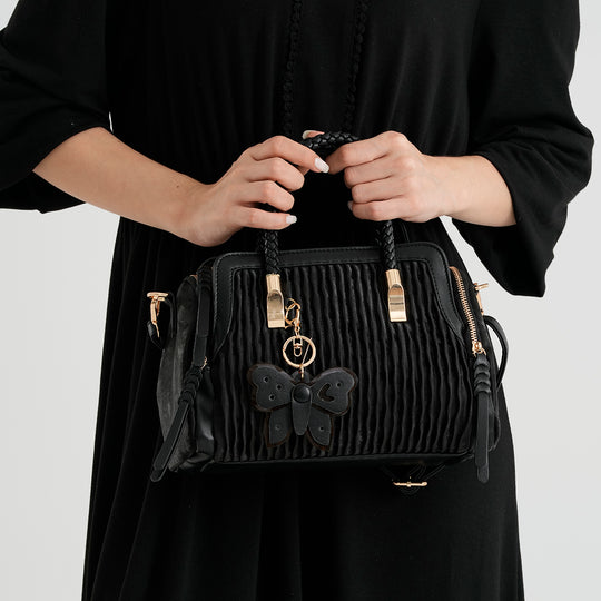 Brand:LA MAREY PU Crossbody bag +Key chain Color:Grey Size: 27*14*17cm , Wall:PU Lining: Polyester Exterior:zipped-1,pocket-2 Interior: Zipped-1,slip-2