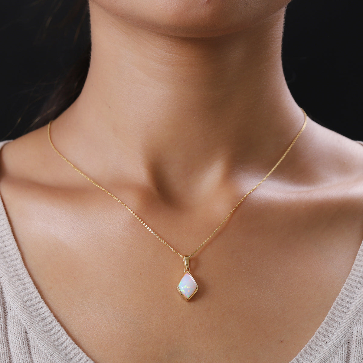 Natürlicher Äthiopischer Opal Anhänger mit Kette 50 cm 925 Silber Gelbgold Vermeil ca. 1,55 ct