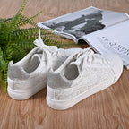 LA MAREY Sneaker aus Kunstleder, Schlangenhautmuster, Größe 40, Weiß