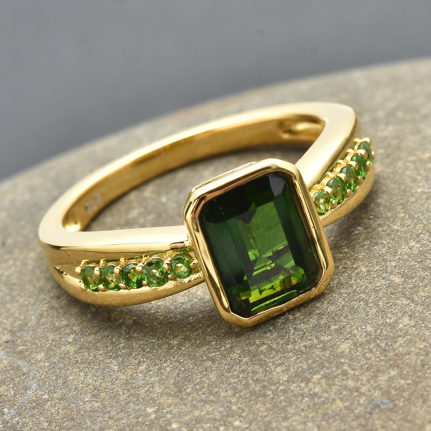 Natürlicher Chromdiopsid-Ring, 925 Silber vergoldet ca. 1,88 ct