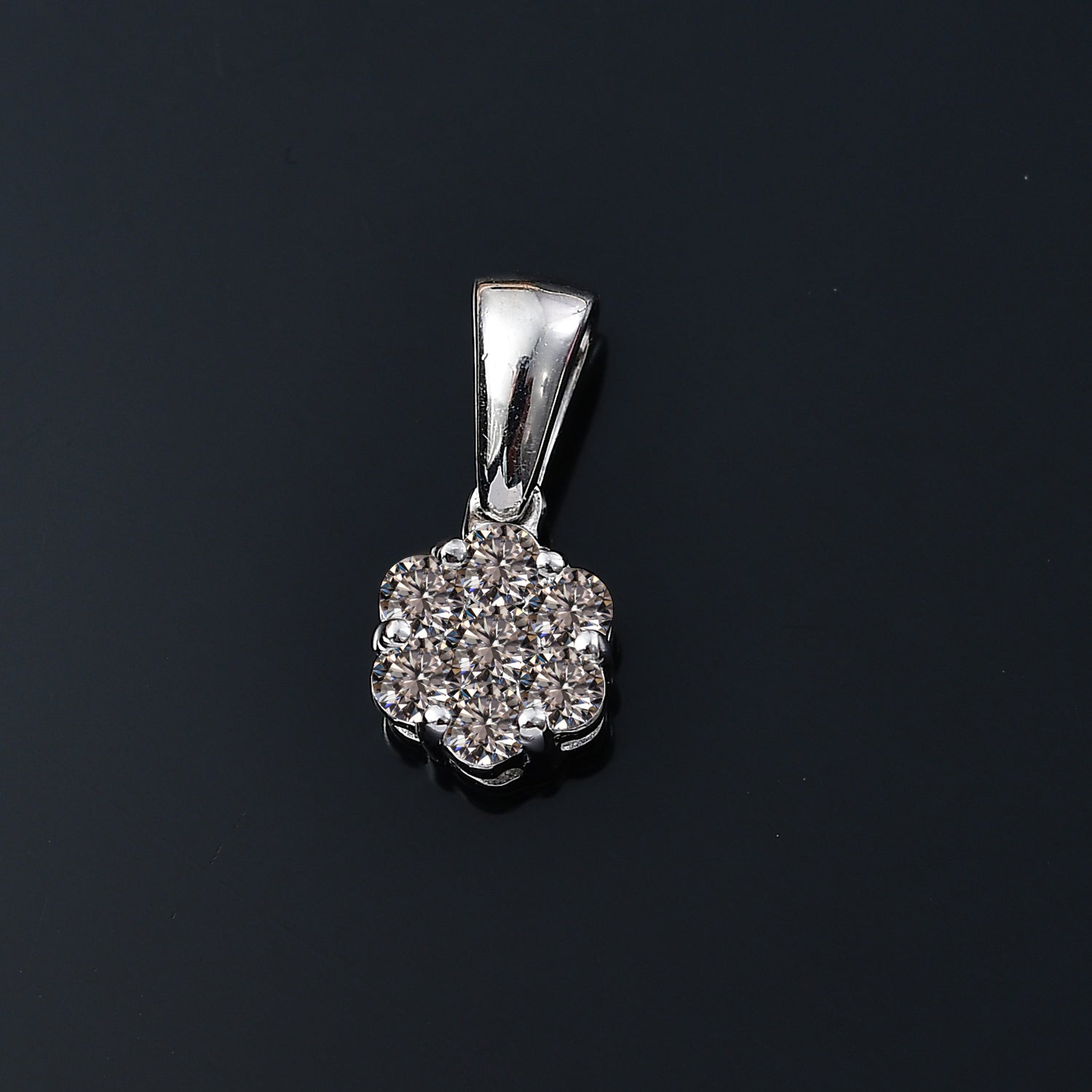 LUXURIANT DIAMOND Schmuckset: SI Labor Diamant Ohrringe & Anhänger - 0,51 ct.