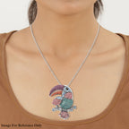Mehrfarbige Kristall Papagei-Brosche, Anhänger mit Kette, ca. 60 cm, silberfarben ca. 4,00 ct
