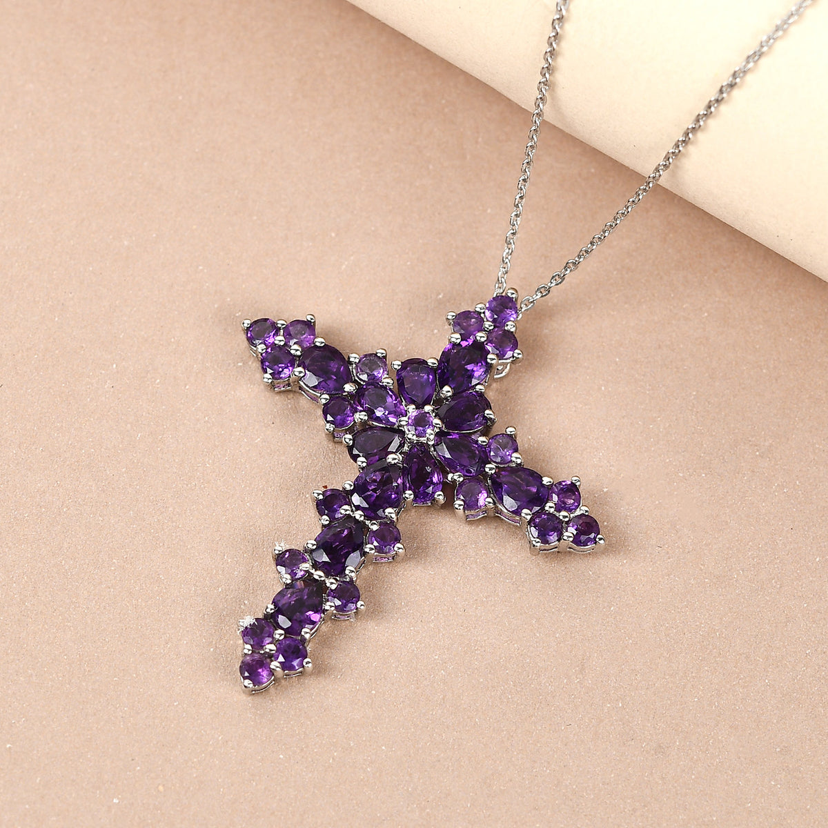 Afrikanischer Amethyst Kreuz-Anhänger mit Kette, ca. 4,29 ct