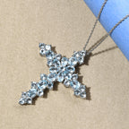 Himmelblauer Topas Kreuz-Anhänger mit Kette, ca. 5,93 ct