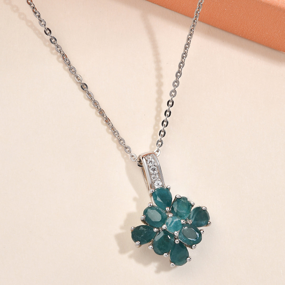 AAA Grandidierit-Anhänger mit Kette, 925 Silber platiniert ca. 1,39 ct
