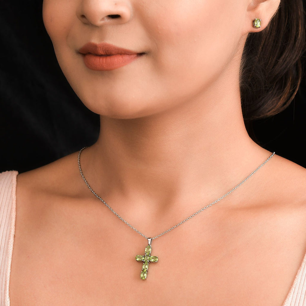 Natürlicher Peridot Kreuz-Anhänger und Ohrringe, Edelstahl ca. 3,94 ct