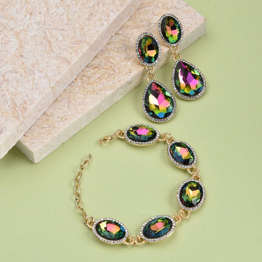 Grünes Glaskristall Armband und Ohringe, goldfarben