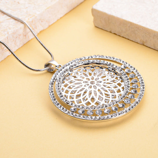 Weißer Kristall Mandala-Anhänger mit Kette, silberfarben