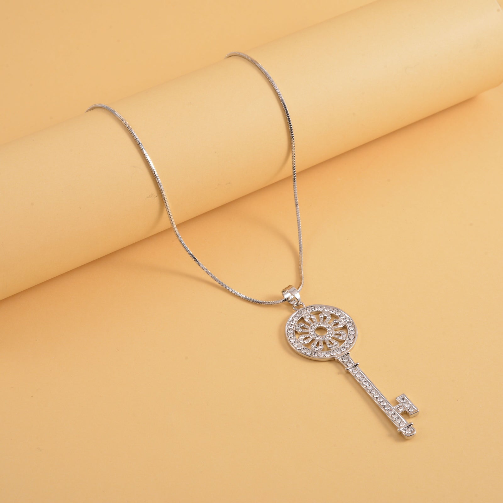 Zirkonia Schlüssel-Anhänger mit Kette, silberfarben