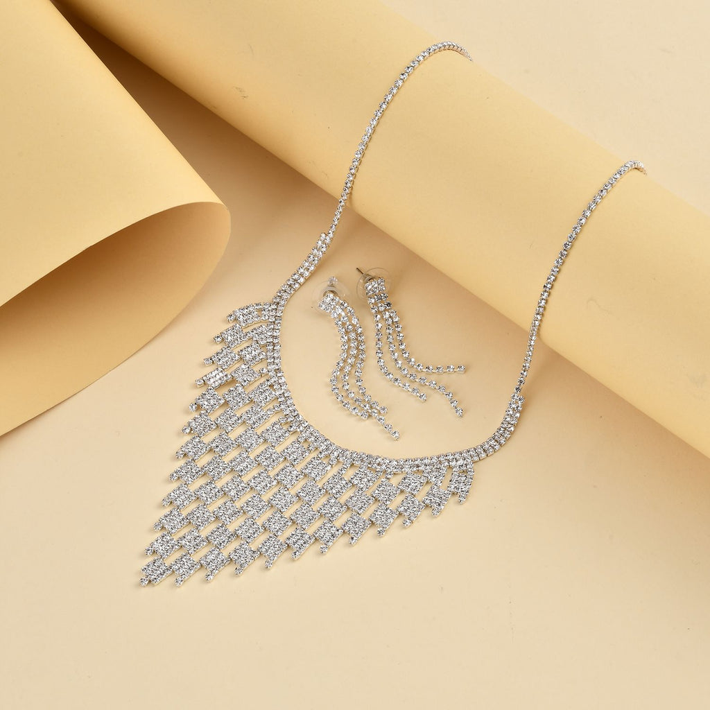 2er Set Weiße Kristall-Halskette mit Ohrringe im Schmuckset, Silberfarben