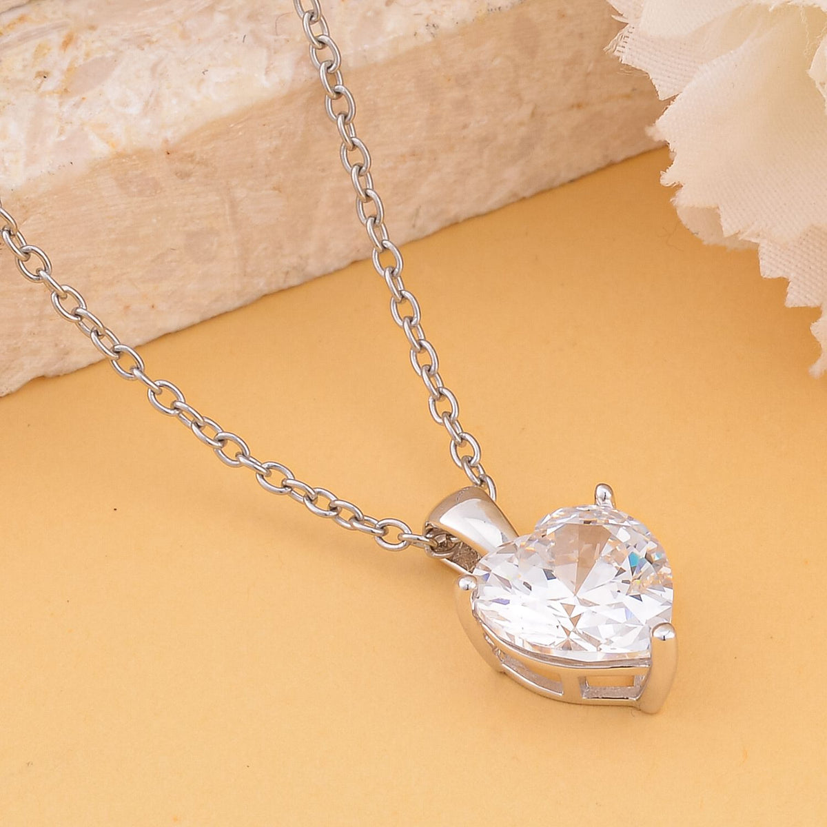 Weißer Zirkonia Herz Anhänger mit Kette, 925 Silber rhodiniert und Edelstahl ca. 5.65 ct
