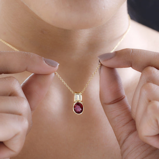 Afrikanischer Rubin (Fissure gefüllt), Weißer Zirkon Schmuckset 925 Silber vergoldet ca. 2.41 ct