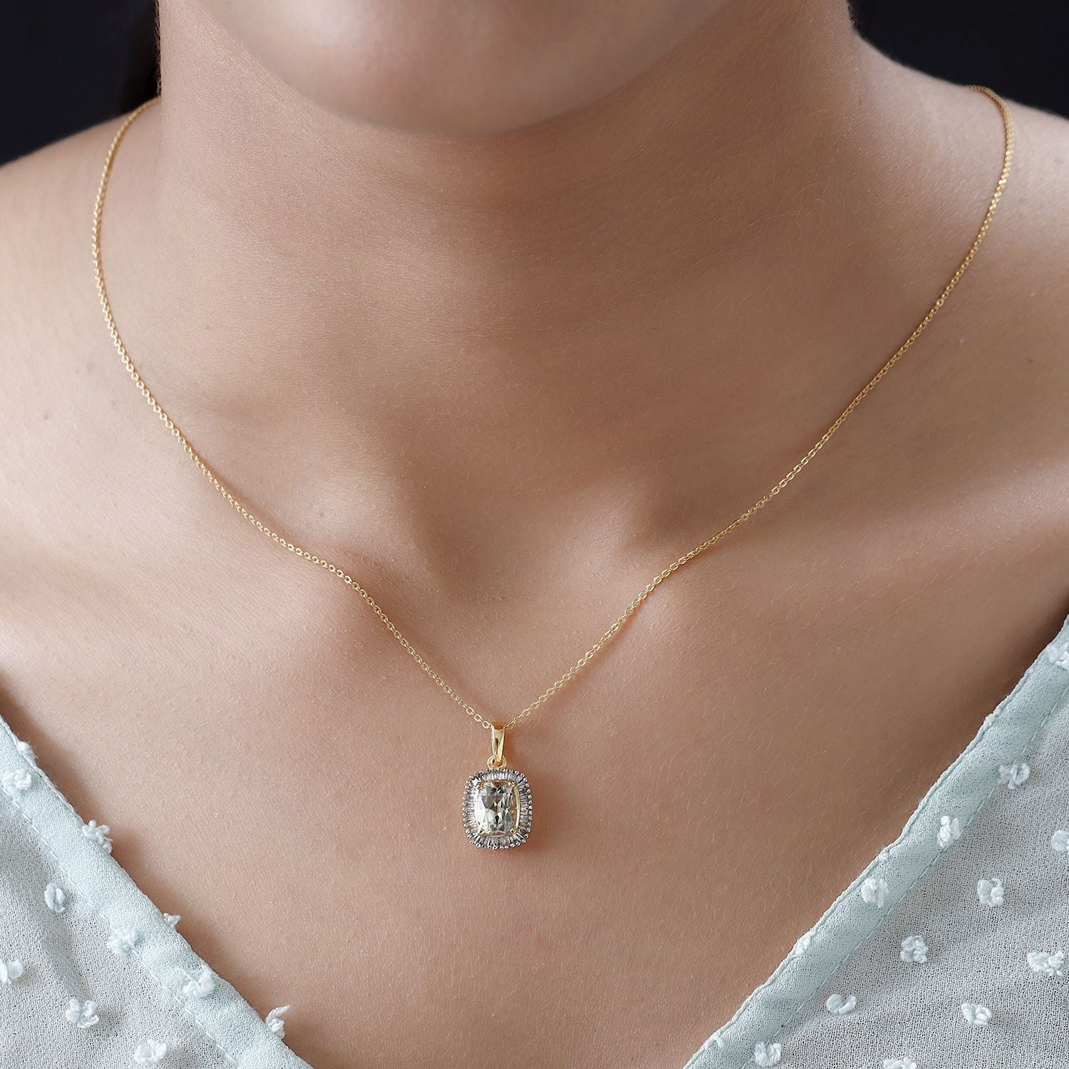AAA Turkizit (Diaspore) und weißer Diamant-Anhänger mit Kette, ca. 50 cm, 925 Silber Gelbgold Vermeil ca. 1.72 ct