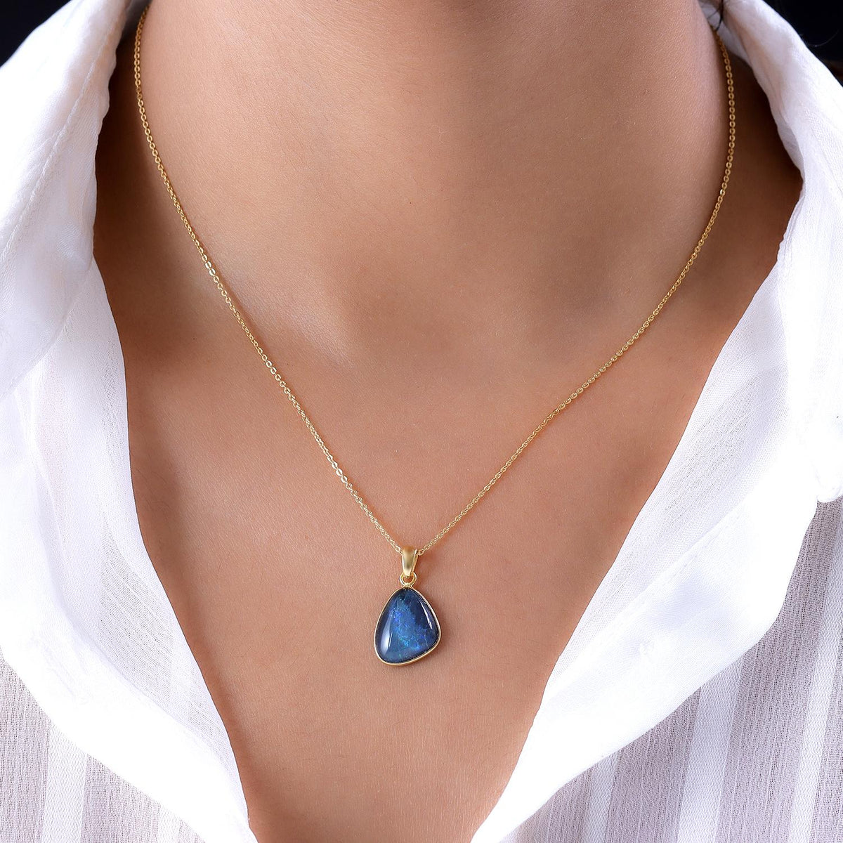 Boulder Opal Triplette-Anhänger mit Kette, 925 Silber vergoldet ca. 4.03 ct