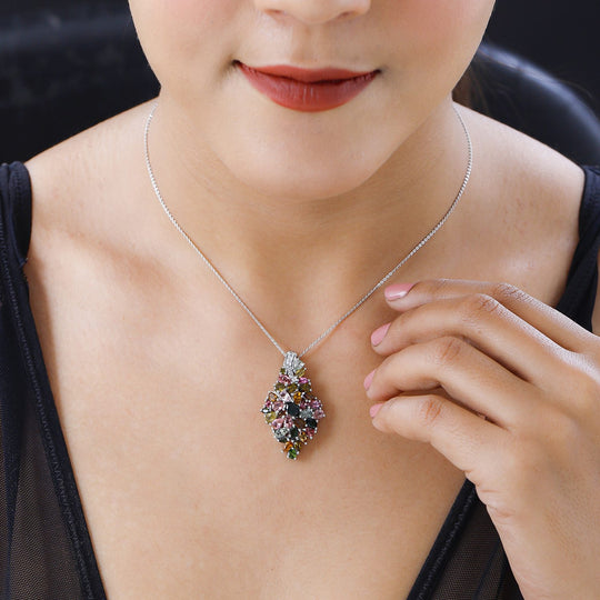 Natürlicher mehrfarbiger Turmalin Anhänger mit Kette, 925 Silber platiniert ca. 6.21 ct
