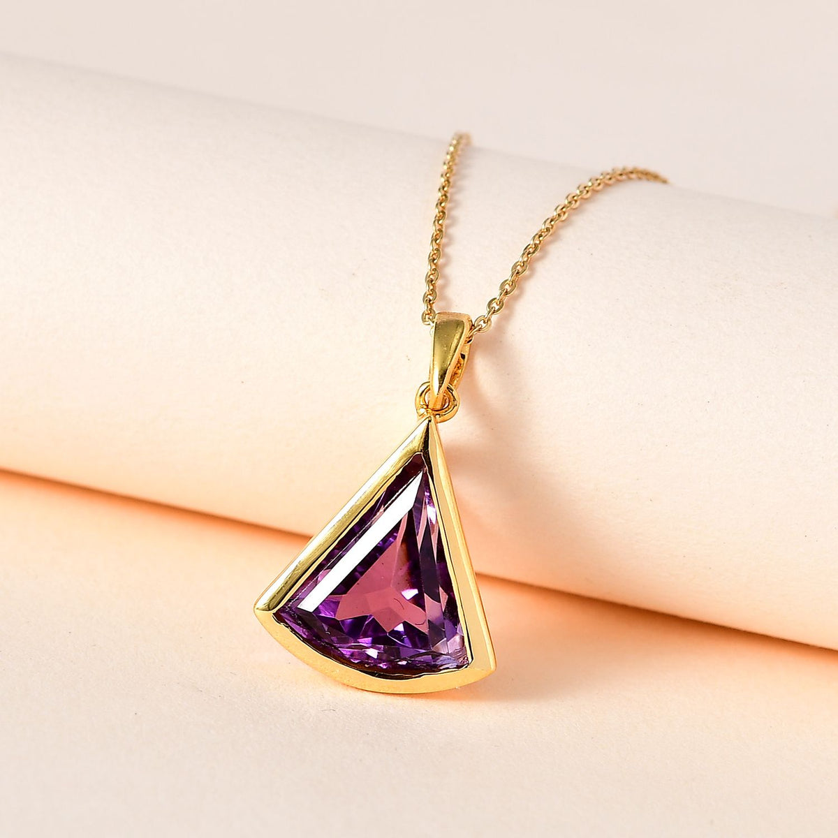 Afrikanischer Amethyst Anhänger mit Kette, 925 Silber Gelbgold Vermeil ca. 5.45 ct