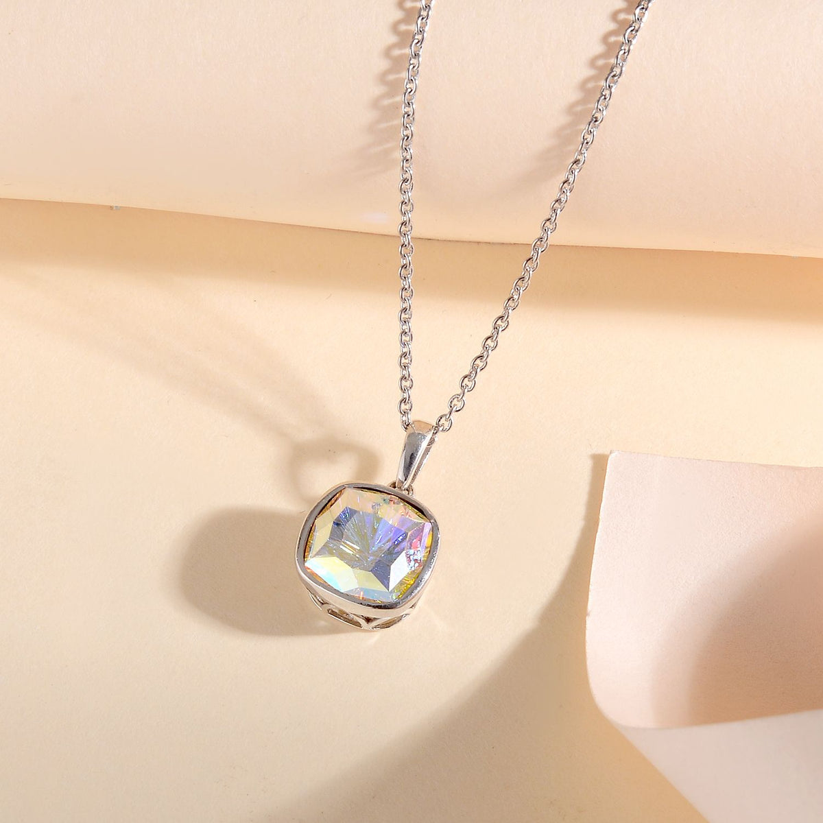 Quadratischer Kristall-Anhänger-Halskette mit blauem Edelstein, 925 Silber platiniert ca. 4,33 ct.
