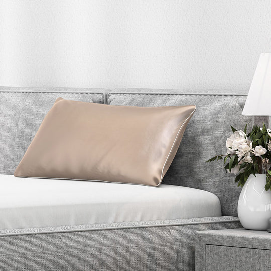 Serenity Night - Premium Collection - 1 Kissen mit 1 Kissenbezug aus 100% Maulbeerseide, mit Paspelierung, Perlmuttknöpfen und Federfüllung, 40 x 80 cm, Silber