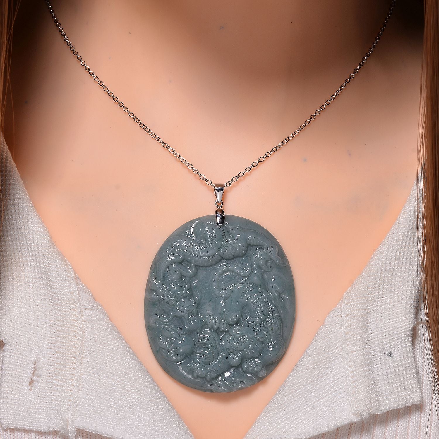 Natürlicher Olmek Jadeit Anhänger mit Kette ca. 50 cm, 925 Silber rhodiniert ca. 105.00 ct
