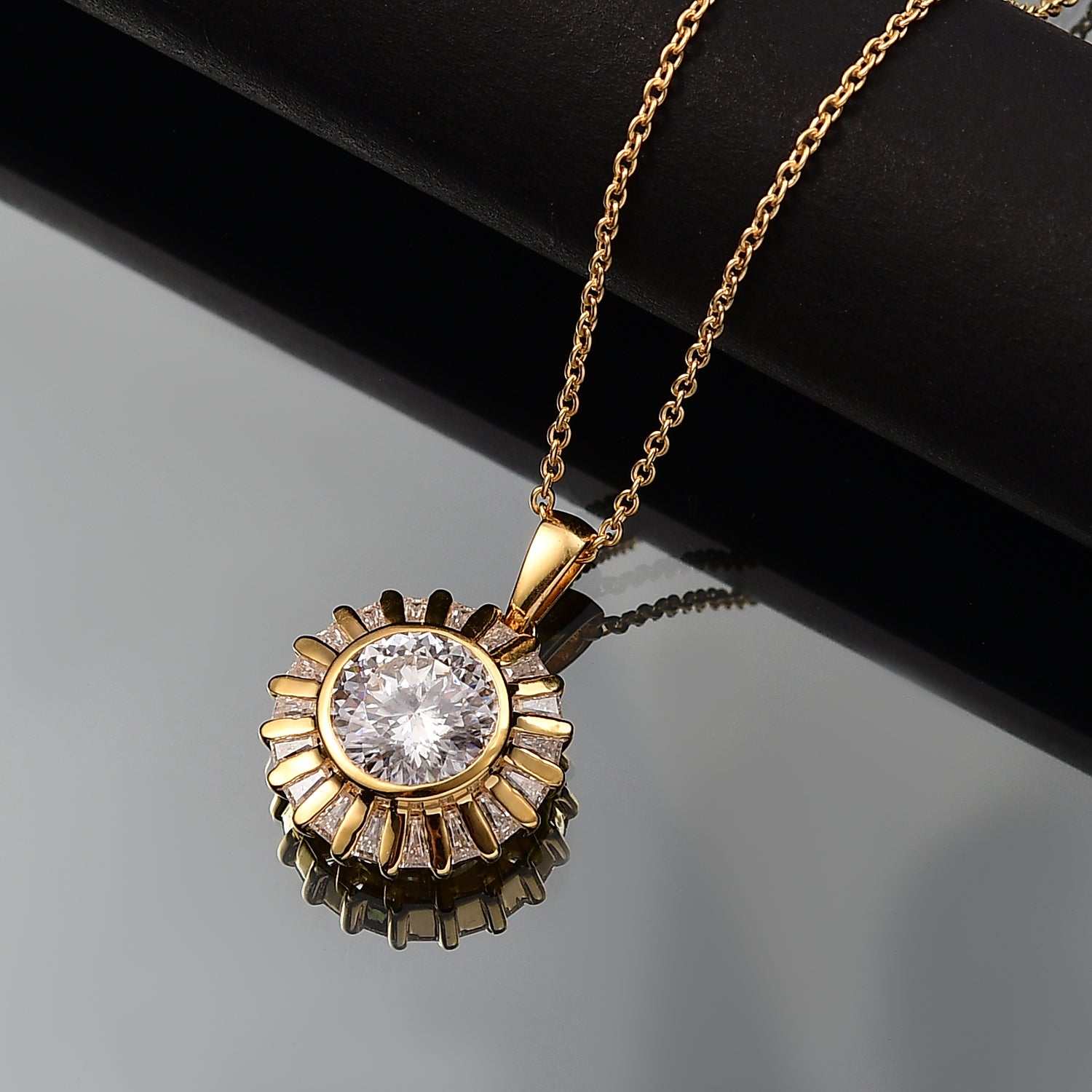 100 Facetten Moissanit Anhänger mit Kette ca. 50 cm, 925 Silber 750 Gelbgold Vermeil ca. 6.68 ct
