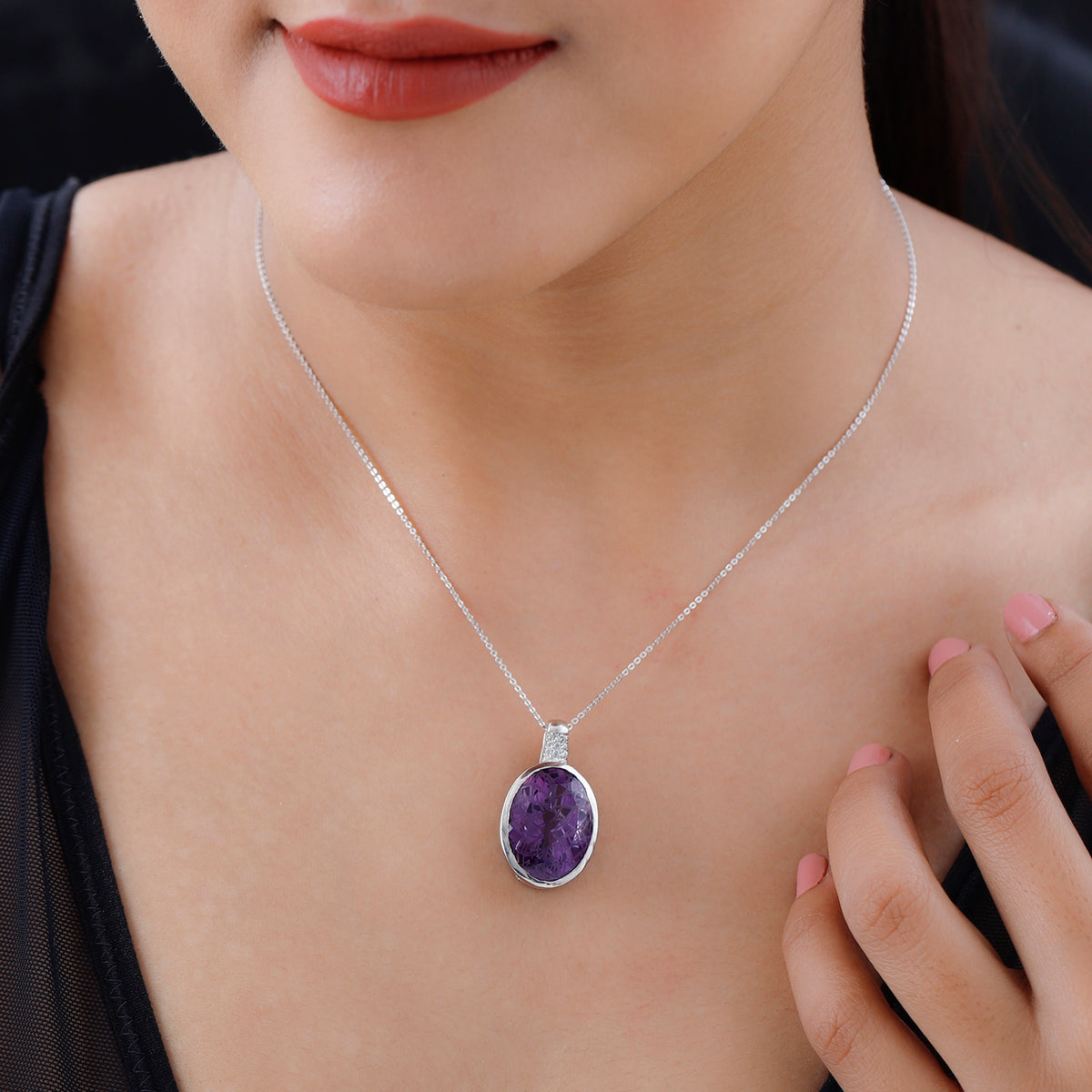 Rose de France Amethyst und weißer Zirkon Anhänger mit Kette, 925 Silber platiniert ca. 17.08 ct